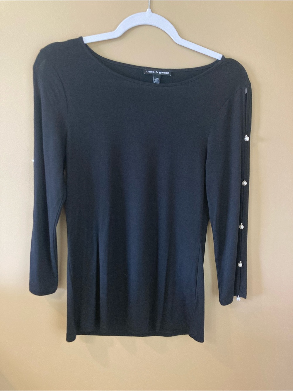 Cable & Gauge Black 3/4 Sleeve Top with Pearl Sleeve Accents